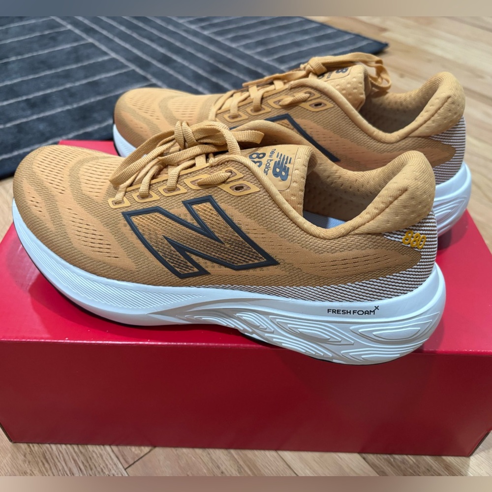 New Balance 880v15 Fresh Foam X Men's Sz 9 Orange White Black Sneakers NIB